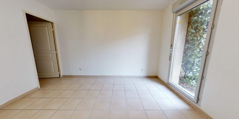 Photographie : Appartement-T2-en-rez-de-jardin-a-Lyon-12142023_091358